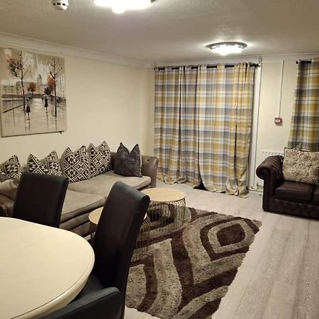 Elegant Devon Villa Luton  Ngoại thất bức ảnh