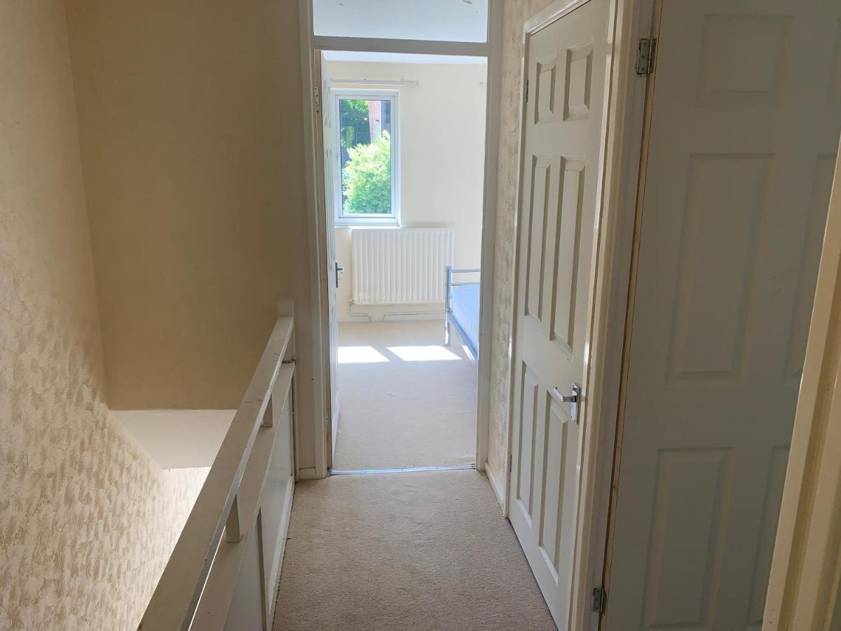Elegant Devon Villa Luton  Ngoại thất bức ảnh