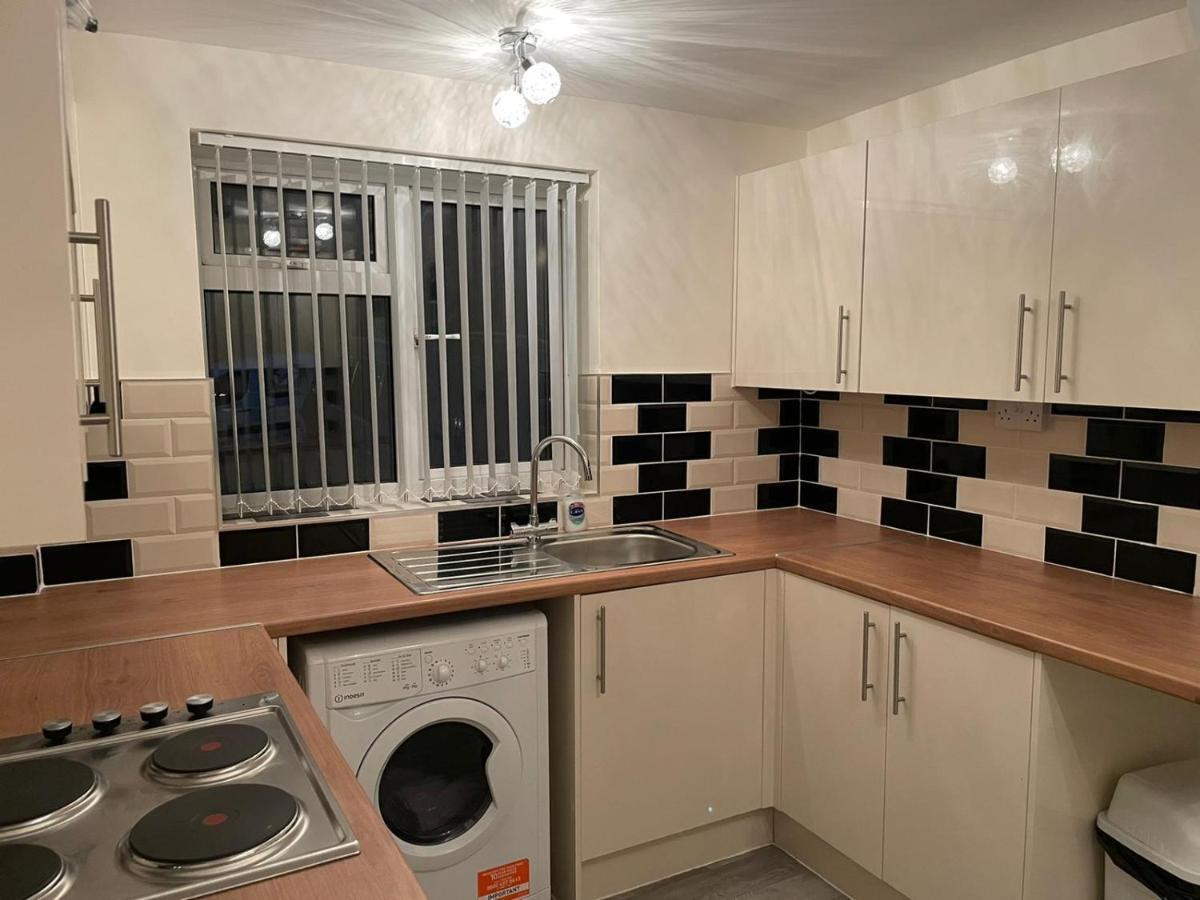 Elegant Devon Villa Luton  Ngoại thất bức ảnh