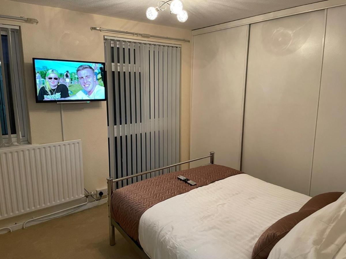 Elegant Devon Villa Luton  Ngoại thất bức ảnh