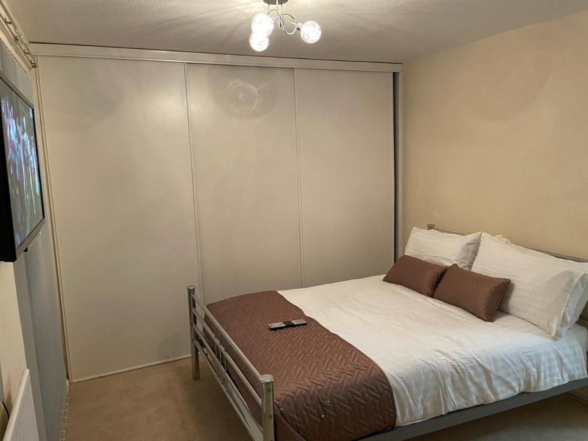 Elegant Devon Villa Luton  Ngoại thất bức ảnh