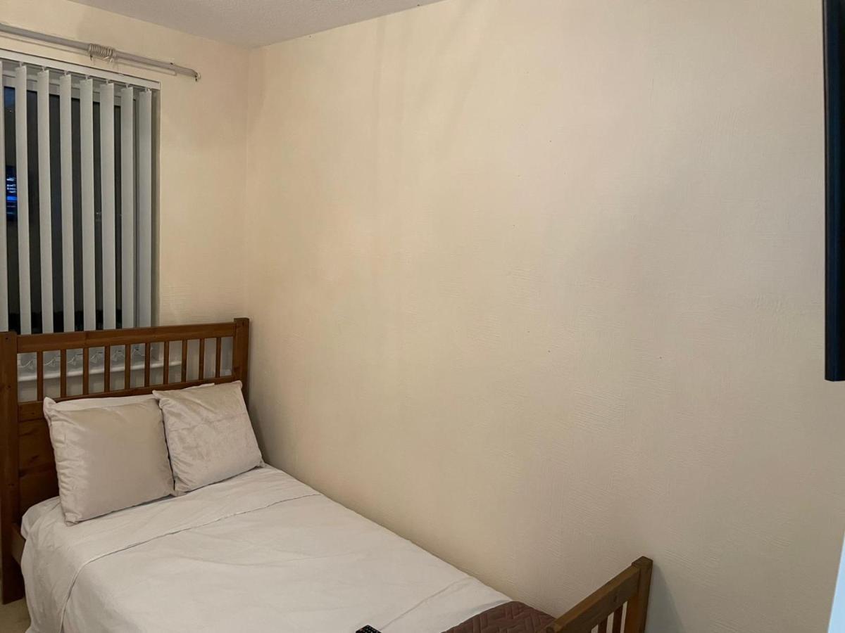 Elegant Devon Villa Luton  Ngoại thất bức ảnh