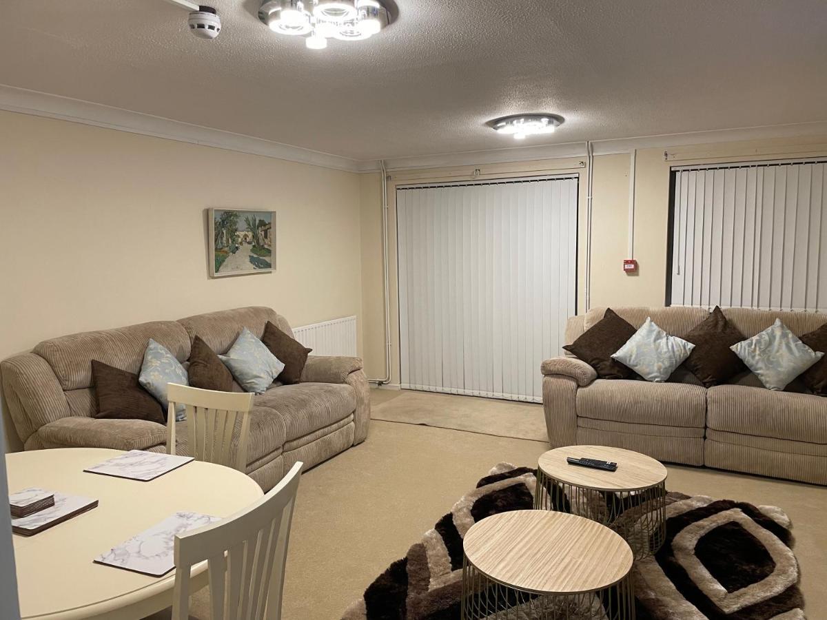 Elegant Devon Villa Luton  Ngoại thất bức ảnh